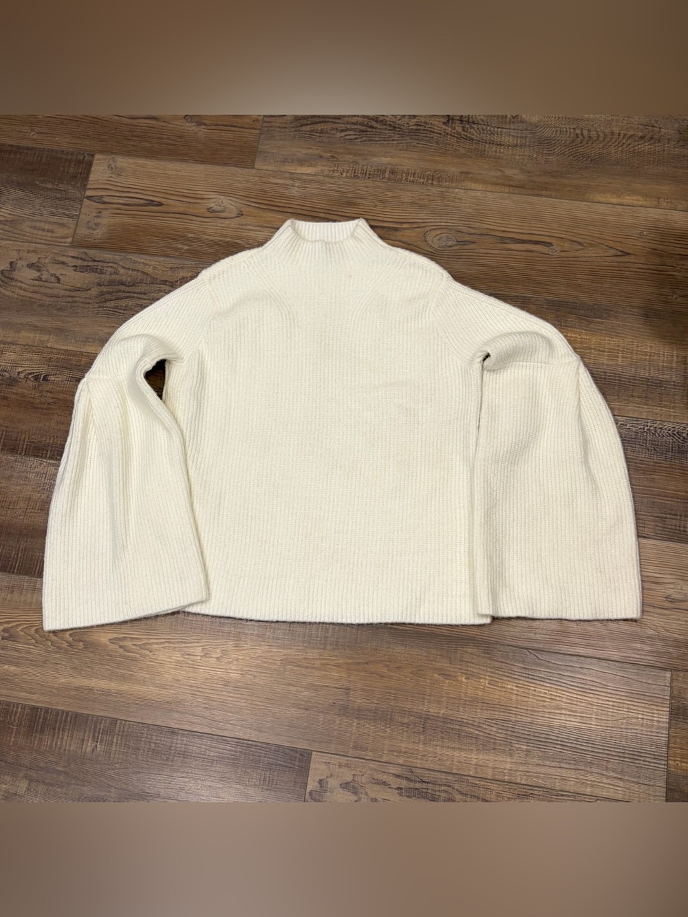 DO+BE Off-White Ribbed Turtleneck Sweater flare sleeve